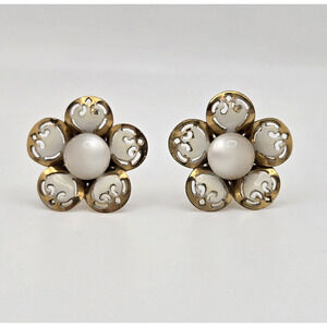 Vintage Coro Earrings Goldtone Moonglow Screwback White Enamel Flower Retro Twee